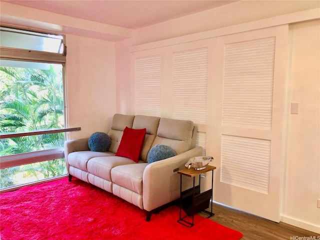 1519 Nuuanu Ave Unit 142, Honolulu, HI 96817 - sitting room featuring wood finished floors