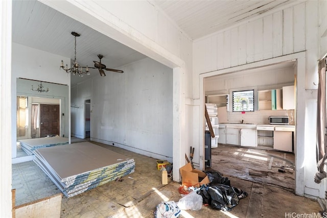 view of patio featuring ceiling fan