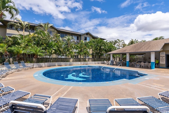 91-293 Hanapouli Cir Unit 3I, Ewa Beach, HI 96706 - community pool featuring a patio and a gazebo