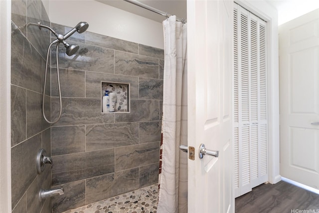 91-1058 Kekuilani Loop Unit 1701, Kapolei, HI 96707 - bathroom with wood finished floors and a closet