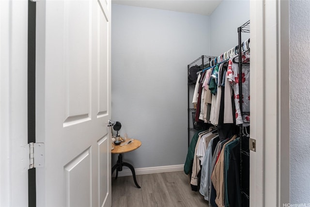 91-1058 Kekuilani Loop Unit 1701, Kapolei, HI 96707 - spacious closet featuring light wood-style floors