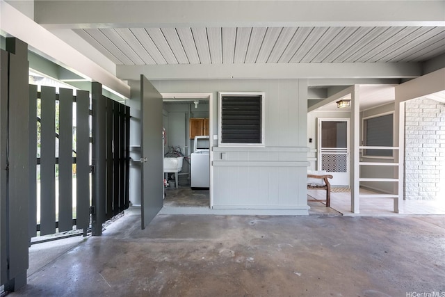 122 Kakahiaka St, Kailua, HI 96734 - view of patio with washer / clothes dryer and a sink