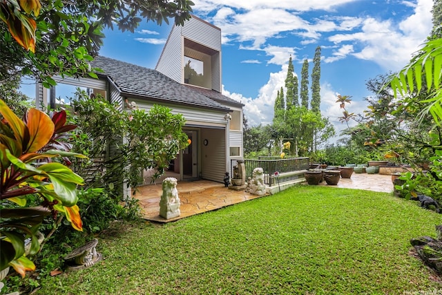 156 Forest Ridge Way, Honolulu, HI 96822 - view of green lawn featuring a patio area