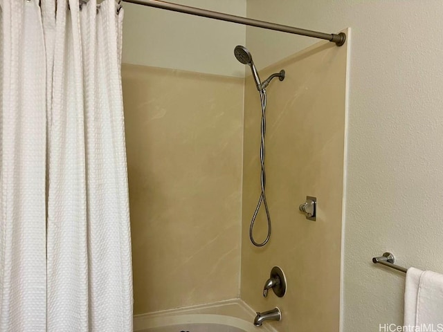 91-495 Puamaeole St Unit 38R, Ewa Beach, HI 96706 - bathroom with shower / tub combo