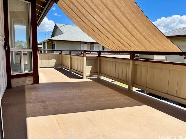 91-495 Puamaeole St Unit 38R, Ewa Beach, HI 96706 - view of patio with a balcony