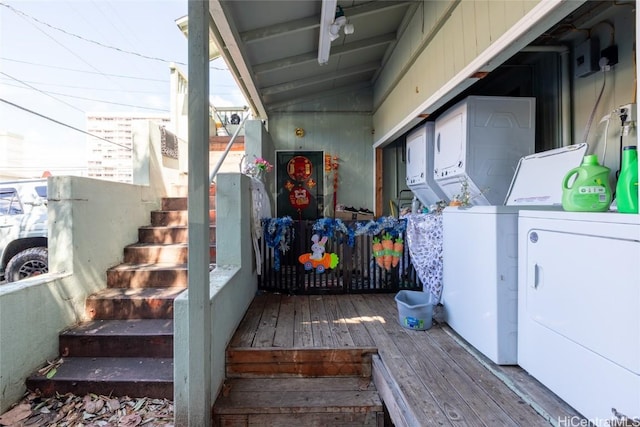 exterior space featuring washing machine and clothes dryer