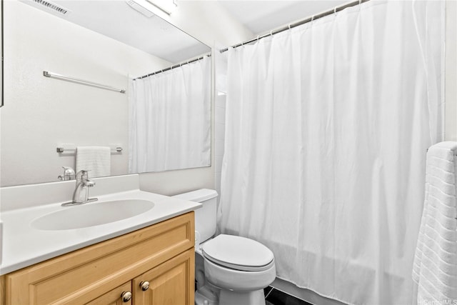 1000 Kaolo St, Honolulu, HI 96825 - bathroom with vanity and a shower with shower curtain