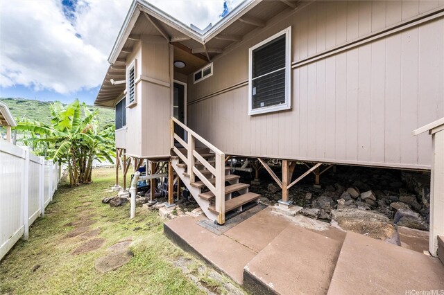 1924 10th Ave, Honolulu, HI 96816 - entrance to property featuring fence