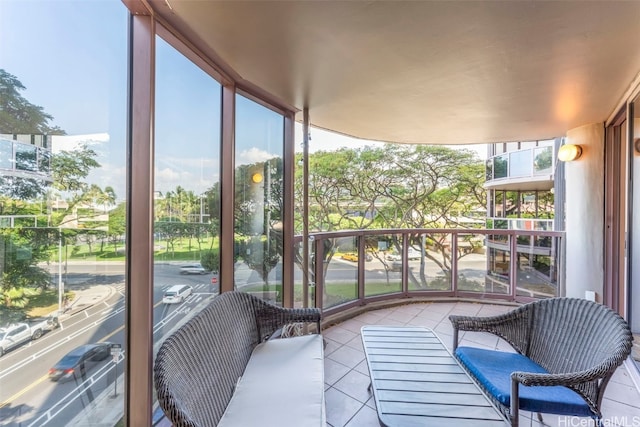 415 S St Unit 302, Honolulu, HI 96813 - sunroom featuring plenty of natural light