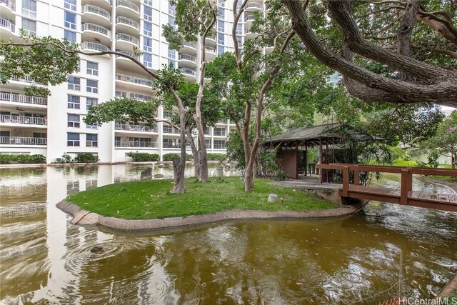 469 Ena Rd Unit 505, Honolulu, HI 96815 - view of property's community with a water view and a gazebo