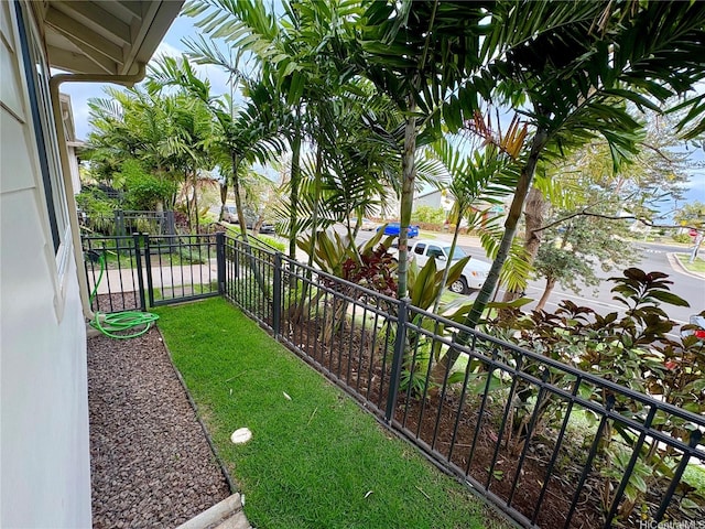 91-3525 Kauluakoko St Unit 2213, Ewa Beach, HI 96706 - view of yard featuring fence