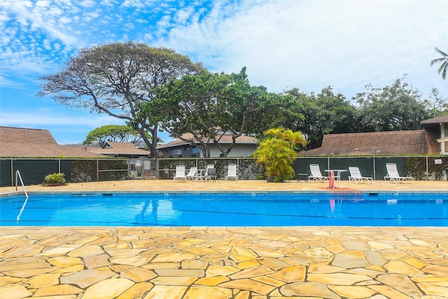 4202 Keanu St Unit 4, Honolulu, HI 96816 - community pool with a patio