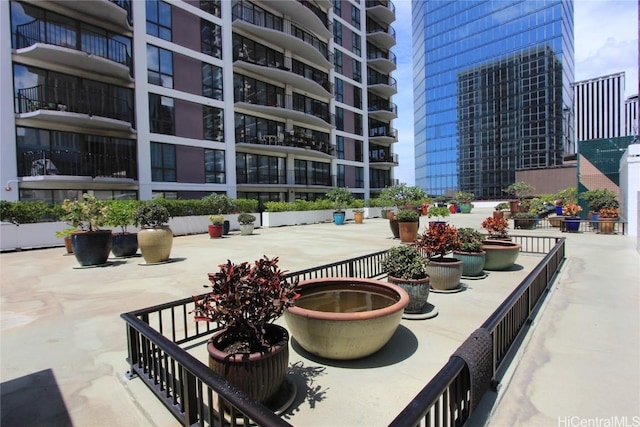 225 Queen St Unit 8C, Honolulu, HI 96813 - exterior space