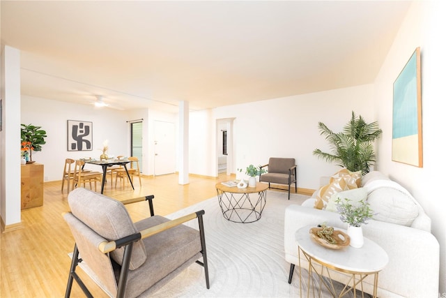 46-058 Aliikane Pl Unit 2114, Kaneohe, HI 96744 - living area featuring light wood-style flooring, ceiling fan, and baseboards