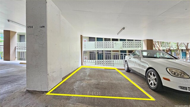 2415 Ala Wai Blvd Unit 1401, Honolulu, HI 96815 - view of parking deck