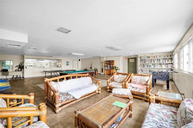 2211 Ala Wai Blvd Unit 1106, Honolulu, HI 96815 - living room with pool table