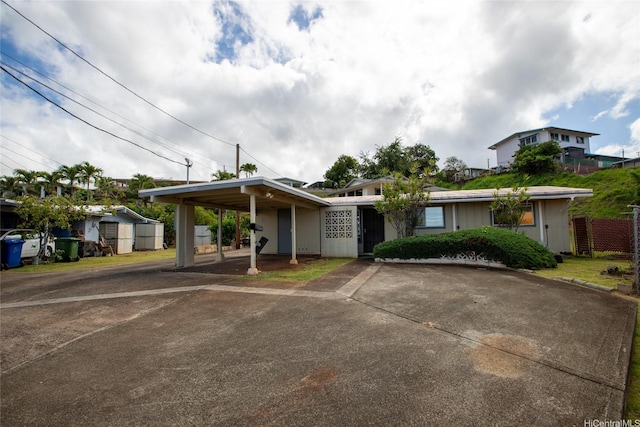99-611 Alia Pl, Aiea, HI 96701 - view of front facade with driveway