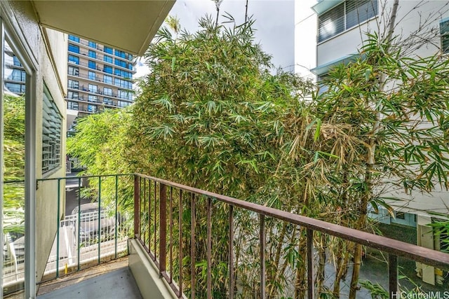 222 Kaiulani Ave Unit 208, Honolulu, HI 96815 - view of balcony