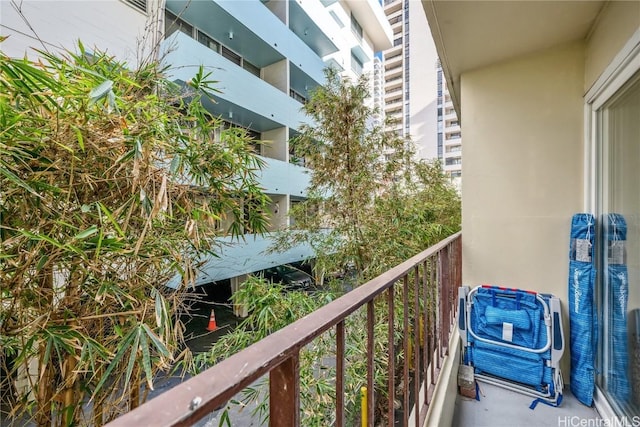 222 Kaiulani Ave Unit 208, Honolulu, HI 96815 - view of balcony