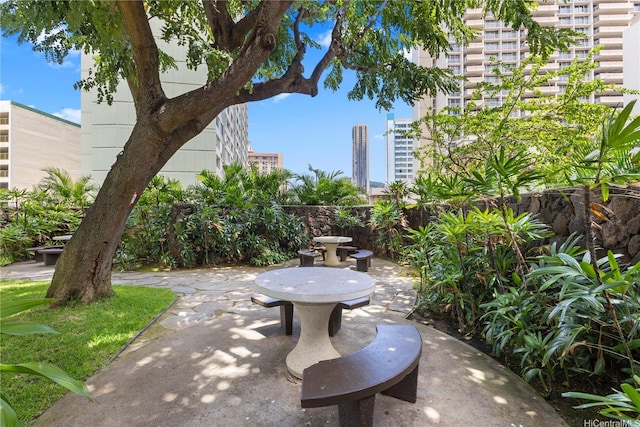 750 Amana St Unit 1111, Honolulu, HI 96814 - view of patio / terrace