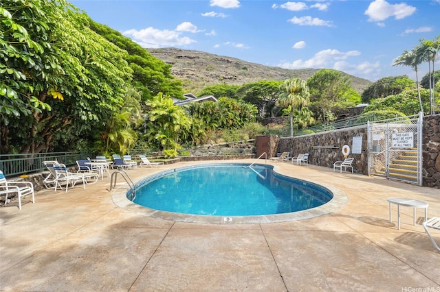 1623 Kalaniuka Way Unit 43, Honolulu, HI 96821 - community pool featuring a patio and a mountain view