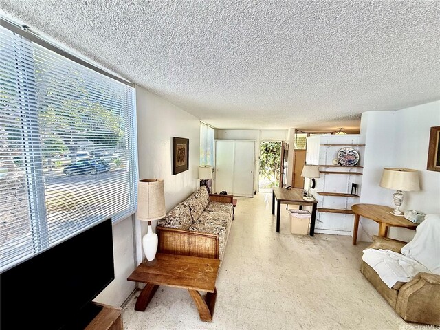 3027 Pualei Cir Unit 106, Honolulu, HI 96815 - photo 2