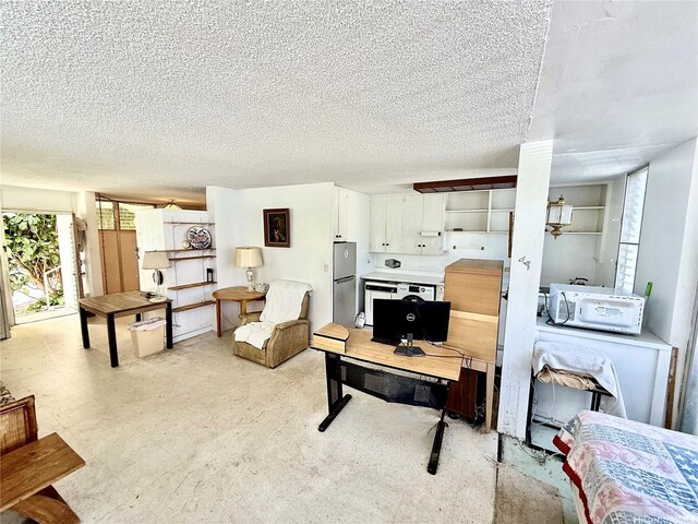 3027 Pualei Cir Unit 106, Honolulu, HI 96815 - photo 7