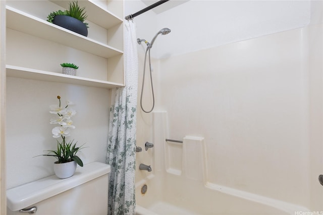 94-1016 Kaukahi Pl Unit J8, Waipahu, HI 96797 - bathroom with toilet and shower / bath combo with shower curtain