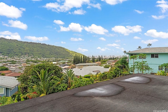 3251 Oahu Ave, Honolulu, HI 96822 - view of mountain background featuring nearby suburban area