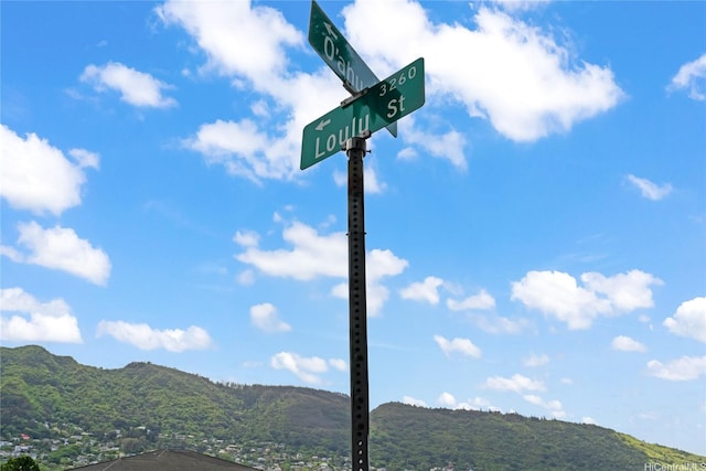 3251 Oahu Ave, Honolulu, HI 96822 - mountain view with a forest