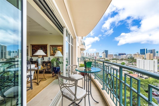 1740 S Beretania St Unit 9, Honolulu, HI 96826 - balcony featuring a view of skyline