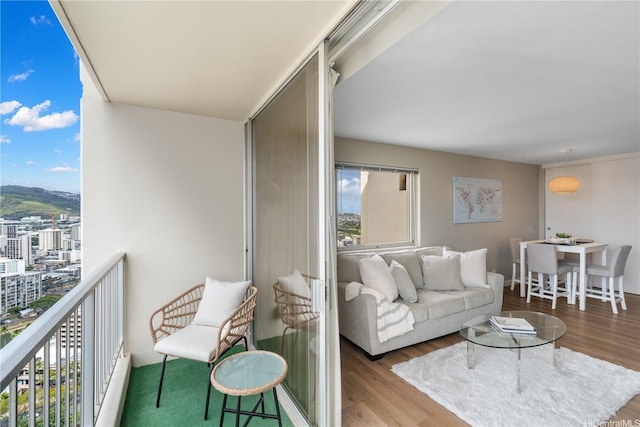 balcony featuring an outdoor hangout area