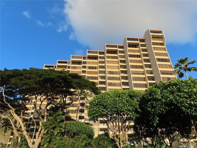555 Hahaione St Unit 12D, Honolulu, HI 96825 - view of building exterior