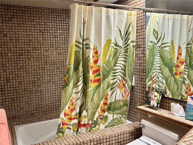 555 Hahaione St Unit 12D, Honolulu, HI 96825 - bathroom with toilet and shower / bath combo