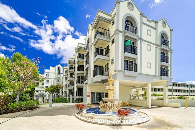 1433 Kewalo St Unit Ph12, Honolulu, HI 96822 - view of building exterior with fence