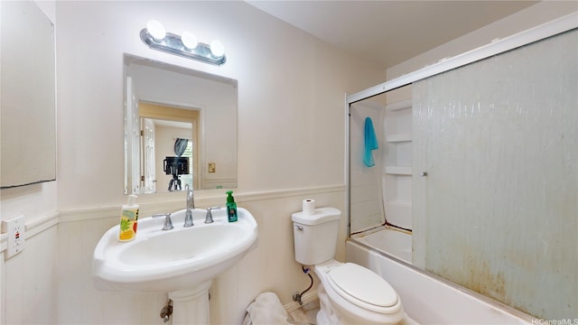 92-1244 Kikaha St Unit 14, Kapolei, HI 96707 - full bathroom with toilet, washtub / shower combination, and a sink