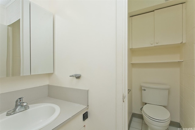 45-535 Luluku Rd Unit G2, Kaneohe, HI 96744 - bathroom featuring toilet, vanity, and tile patterned floors
