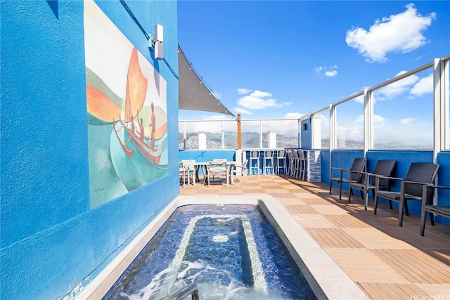 2427 Kuhio Ave Unit 2205, Honolulu, HI 96815 - view of pool featuring a hot tub