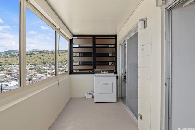 3350 Sierra Dr Unit 601, Honolulu, HI 96816 - unfurnished sunroom featuring washer / dryer and a mountain view