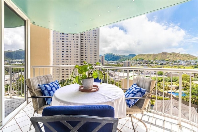 1212 Nuuanu Ave Unit 1306, Honolulu, HI 96817 - balcony with a mountain view