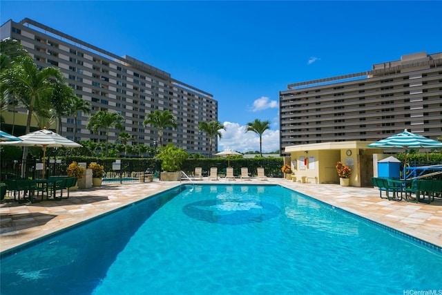 3161 Ala Ilima St Unit 403, Honolulu, HI 96818 - pool with fence and a patio