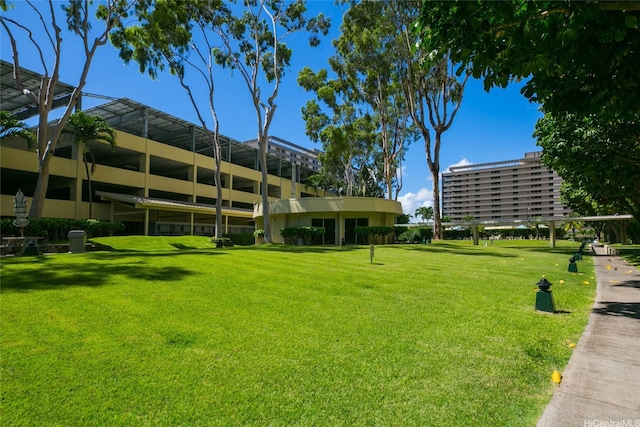 3161 Ala Ilima St Unit 403, Honolulu, HI 96818 - surrounding community featuring a lawn