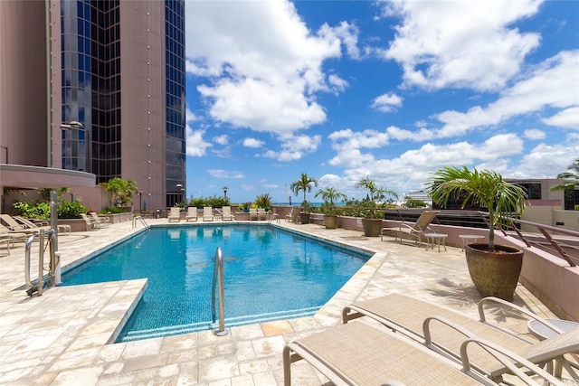 425 S St Unit 1401, Honolulu, HI 96813 - community pool featuring a patio area
