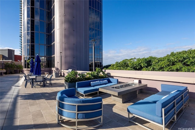 425 S St Unit 1401, Honolulu, HI 96813 - view of patio featuring an outdoor living space with a fire pit