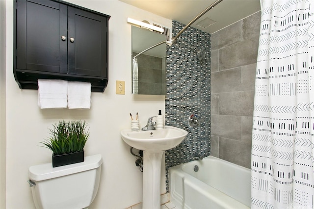 445 Kaiolu St Unit 211, Honolulu, HI 96815 - full bath featuring shower / tub combo with curtain, toilet, and a sink