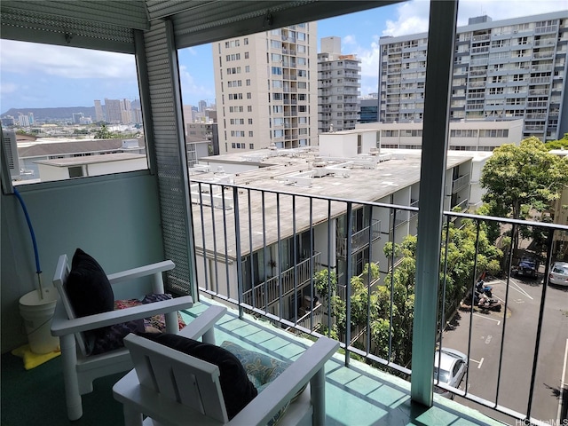 1615 Wilder Ave Unit 604, Honolulu, HI 96822 - balcony with a view of city
