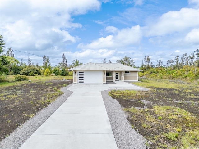 15-1692 7th Ave, Keaau, HI 96749 - garage with concrete driveway