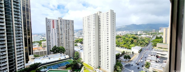city view featuring a mountain view