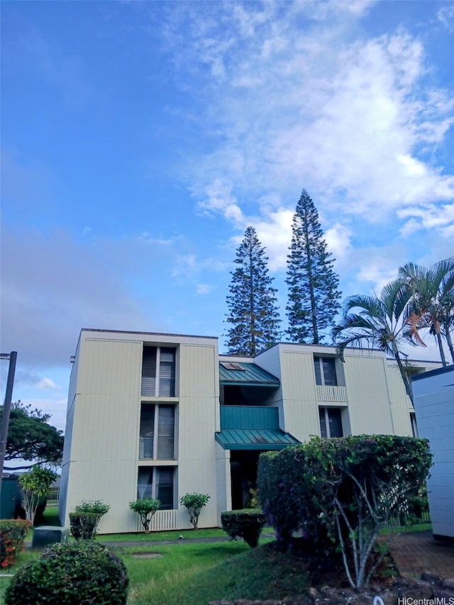 view of building exterior