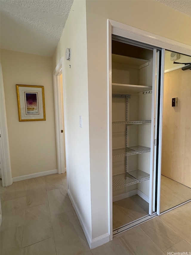 2140 Kuhio Ave Unit 911, Honolulu, HI 96815 - view of closet